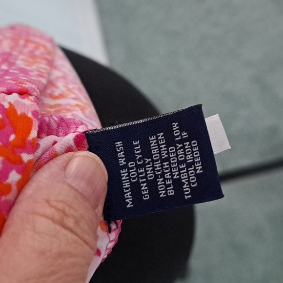 CHAPS CLASSICS sleeveless v-neck multi color tank top, Size L - Picture 5 of 5